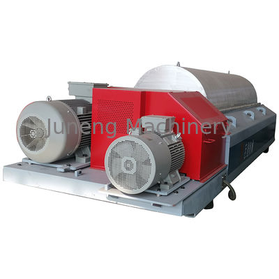 kopen Hoge capaciteit 22000W Kracht 3600 Instelling van de snelheid decanter Centrifugeermachine voor de fermentatie van koeienmest online manufacture