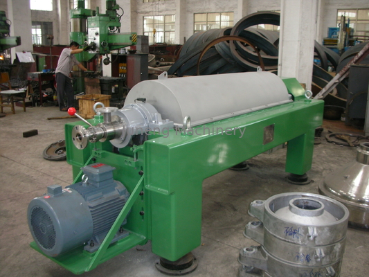 kopen De antifrictie anticorrosieve roestvrije spiraalvormige opdringers horizontale karaf centrifugeert online manufacture